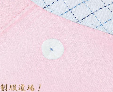 ボタンダウンの裏側はこんな感じで補強してます！