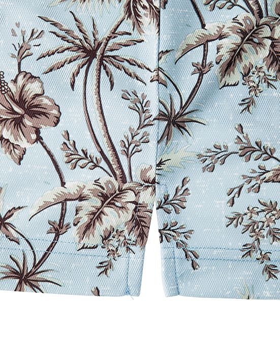 両サイド部分にスリット入りで動きやすいです