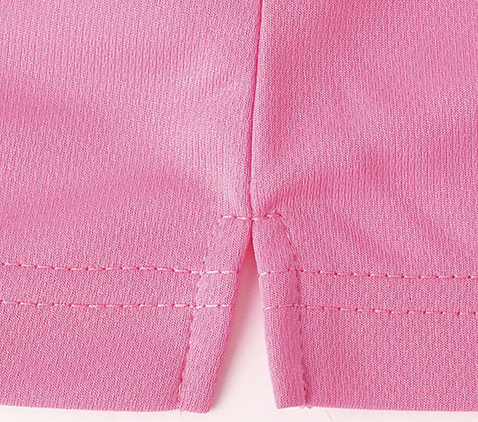 ピンク（完売）のスリット部分のアップ画像