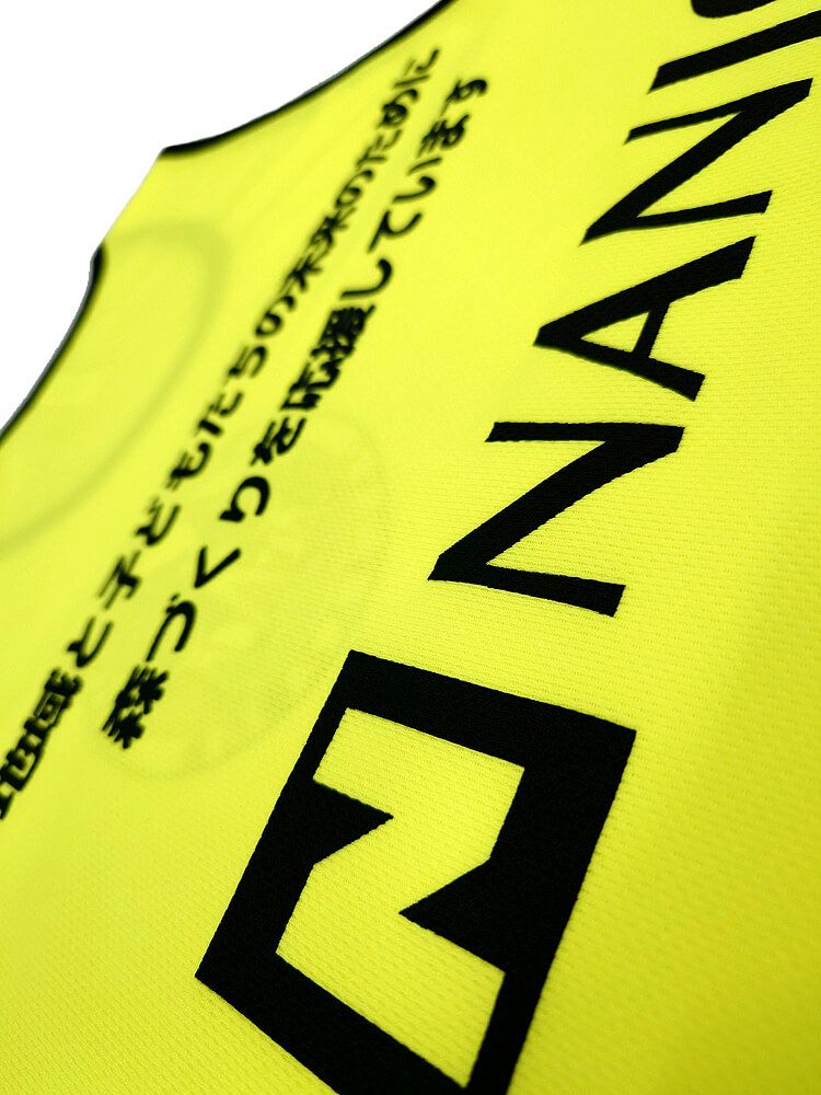 ビブスへの名入れプリント部分のアップ写真も撮影いたしました。