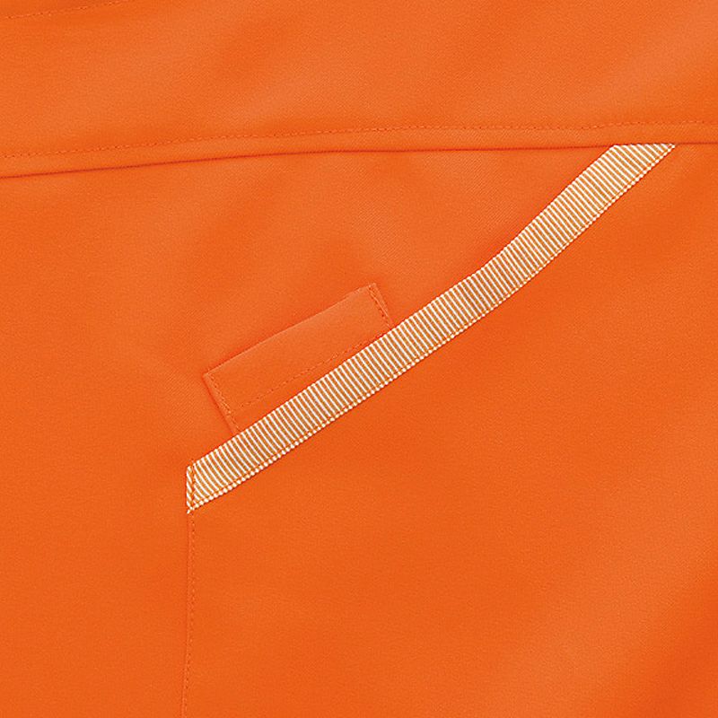 ペンを差すのに便利な右ポケット内側