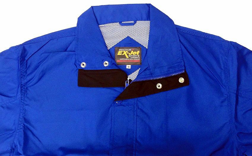 さらに青色のアップ写真を追加