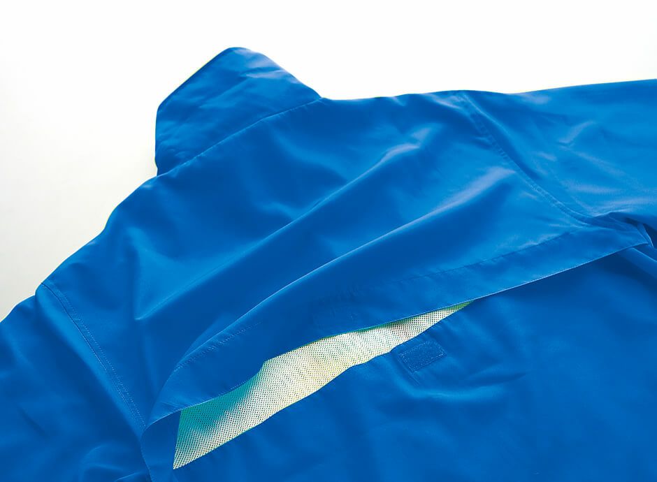 背中の上部分はフラシ加工<br>プリントの入れやすさと、通気性の両方を確保！