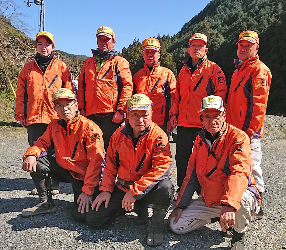 狩猟ハンティングチーム『ウエガシ』様の実際の着用写真です。