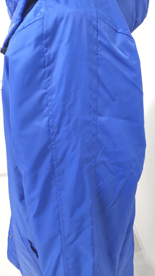 袖部分には縫い目あり