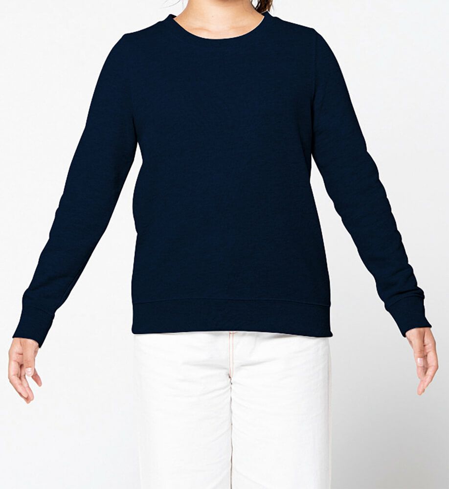 WMサイズは首まわりが広く、袖と身巾がタイトなシルエットです。