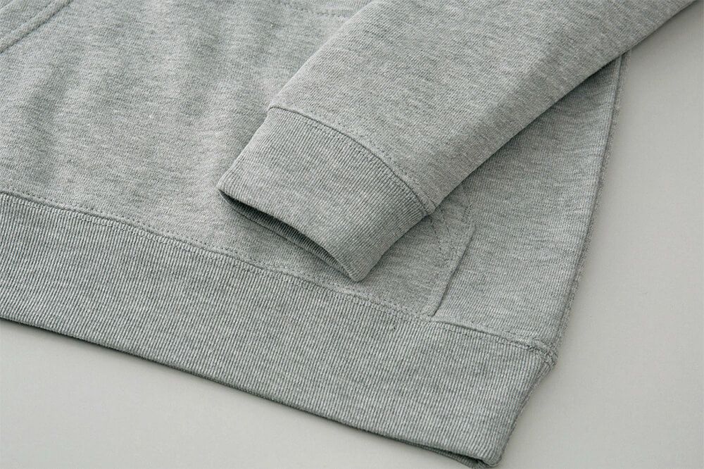 裾と袖先はリブ使用