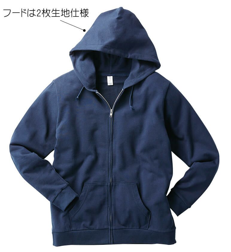 フードは2枚生地仕様でしっかりした作りです。