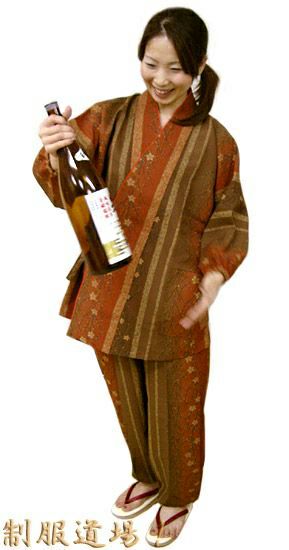 茶衣着の着用写真