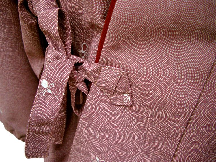 上の衿部分を留める所を撮影してみたよ♪