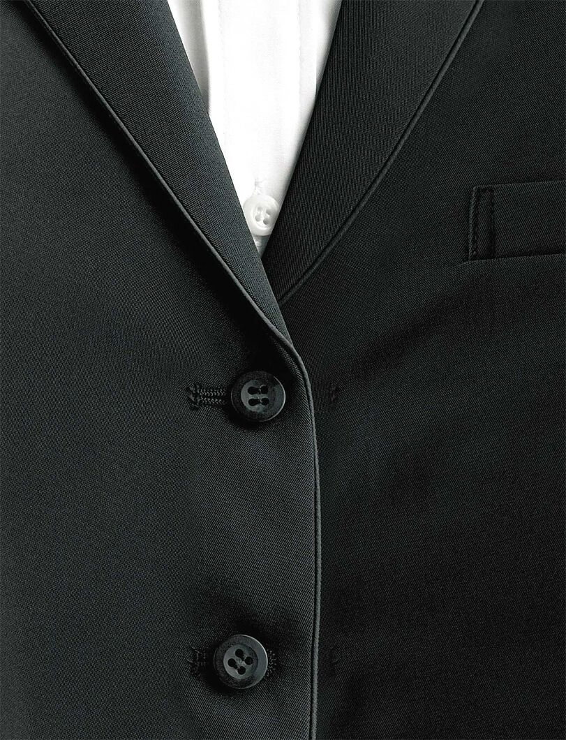 えり元のアップ画像