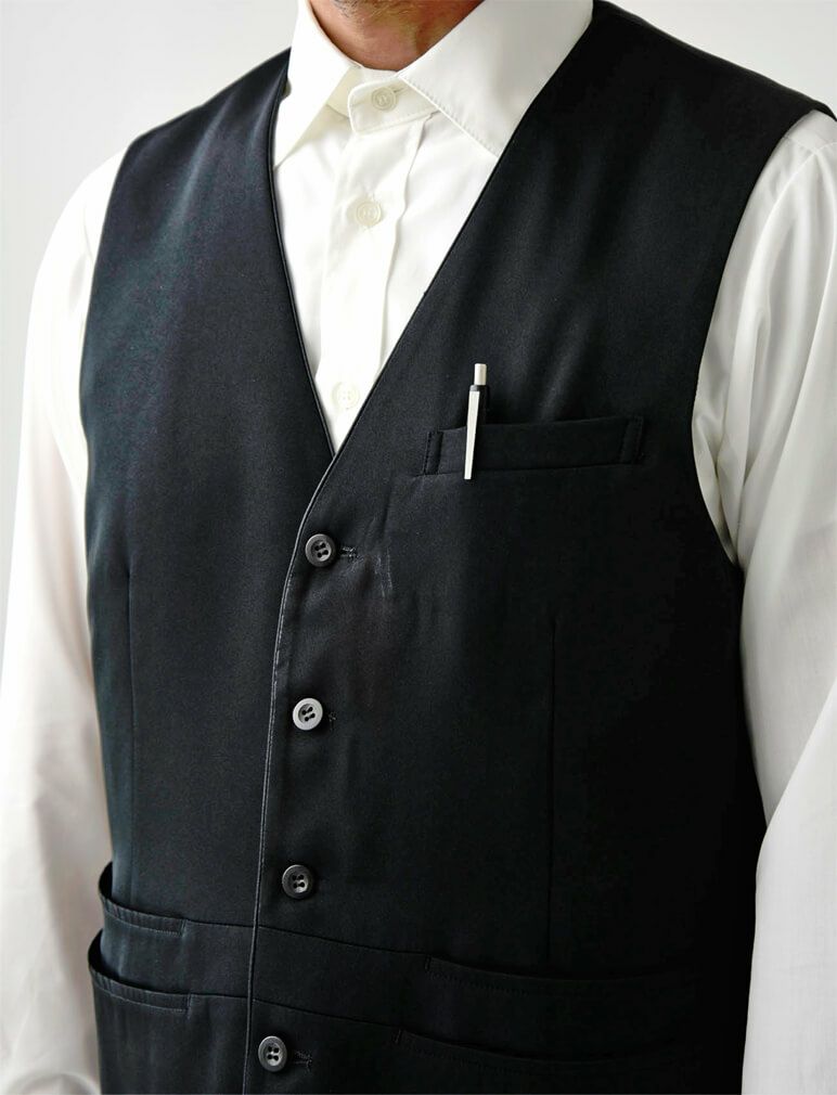 左胸にポケット付き