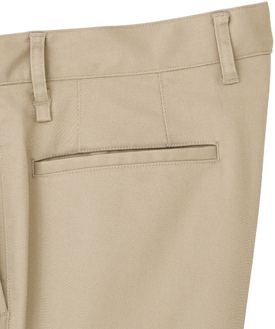 後ろ両側には片玉縁ポケットを設置。ポケット口も丈夫で耐久性に優れたデザインです。