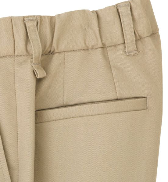 後ろ両側には片玉縁ポケットが採用されており、ポケット口は丈夫で耐久性に優れたデザインです。