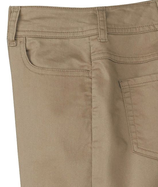 パンツがフィットしていても手や物の出し入れがしやすいL型ポケットです。
