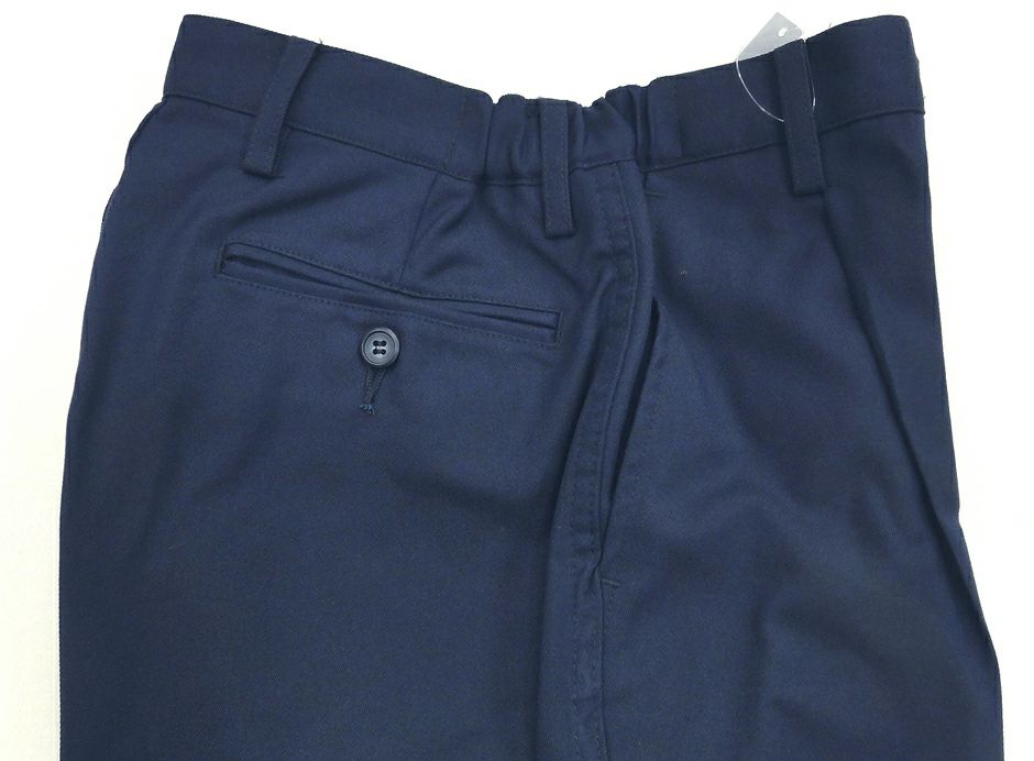 腰部分のアップを横から撮影。（ネイビー＃008）