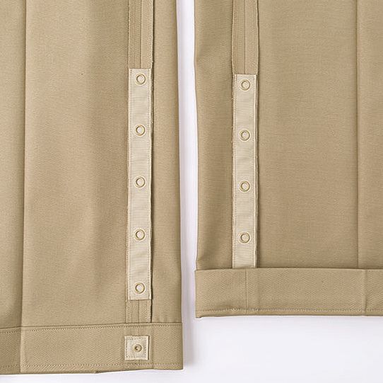 裾上げに使うホックは金属アレルギーの心配がない樹脂製を使用してますので安心です！