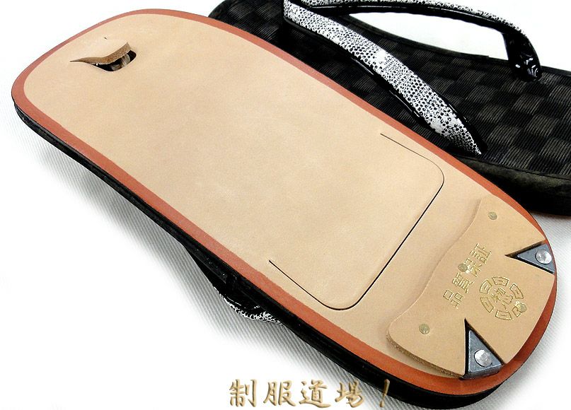 牛皮のソール部分です！