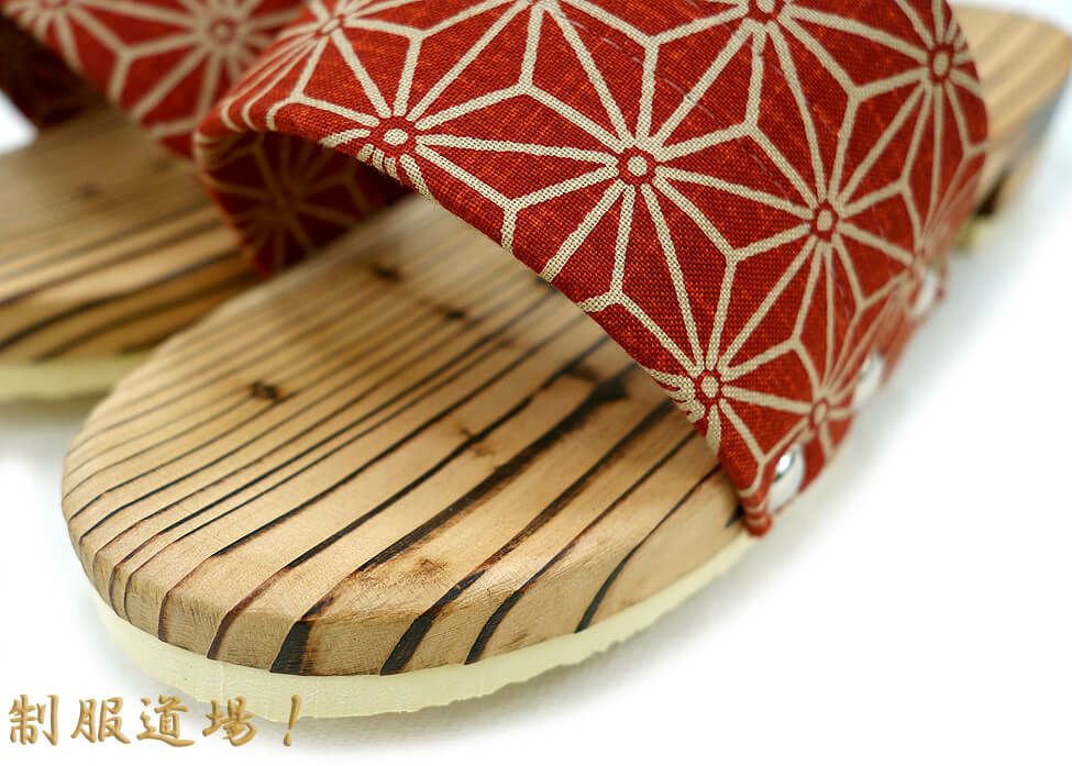 つま先アップ写真