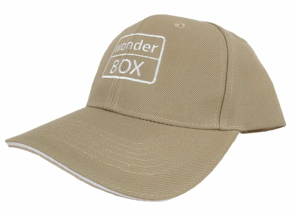 愛知県名古屋市にあるエクステリア工事リスタート様のロゴ刺繍入りオリジナルキャップの完成写真をご紹介いたします。<br>おでこに名入れした刺繍は高級感あって最高！