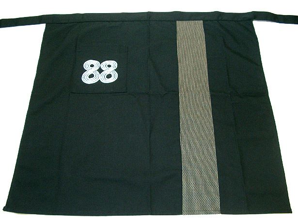 こんな感じでポケット部分にロゴマークをオリジナルプリント