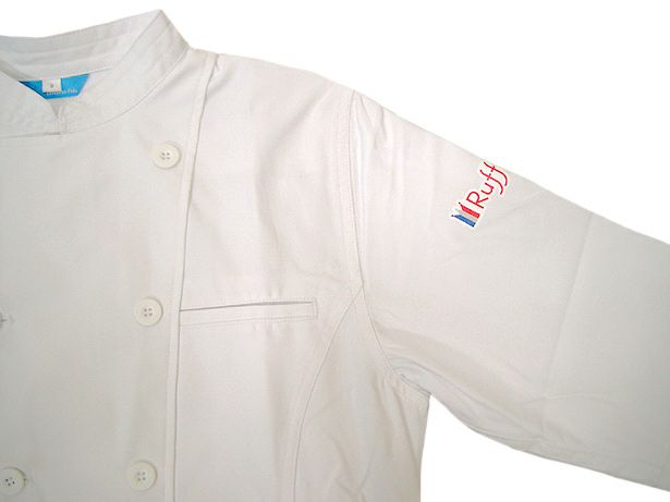 こんな感じで左袖に店舗ロゴをオリジナルプリント