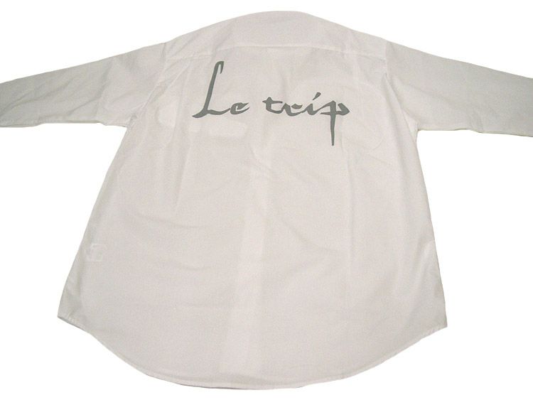 背中に大きくオリジナルプリントじゃ！