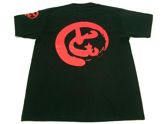 こんな感じで背中に大きくまるともさんの文字をオリジナルプリント