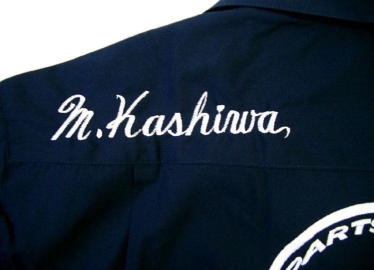 背中の左肩にはネーム刺繍を入れました！