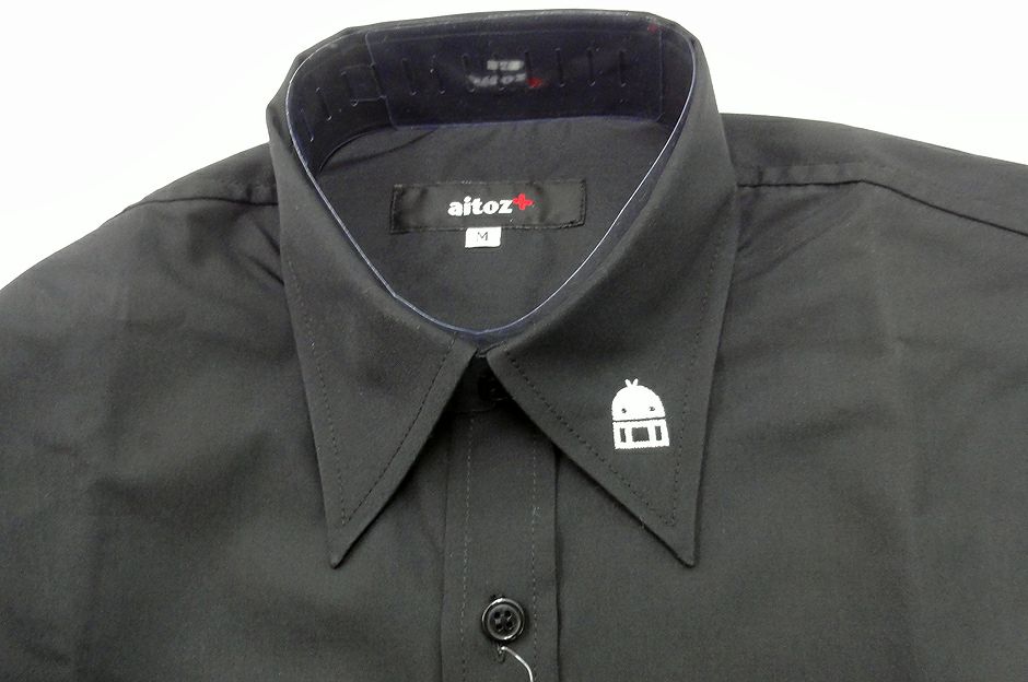 ワイシャツのエリに刺繍を入れさせて頂きました！