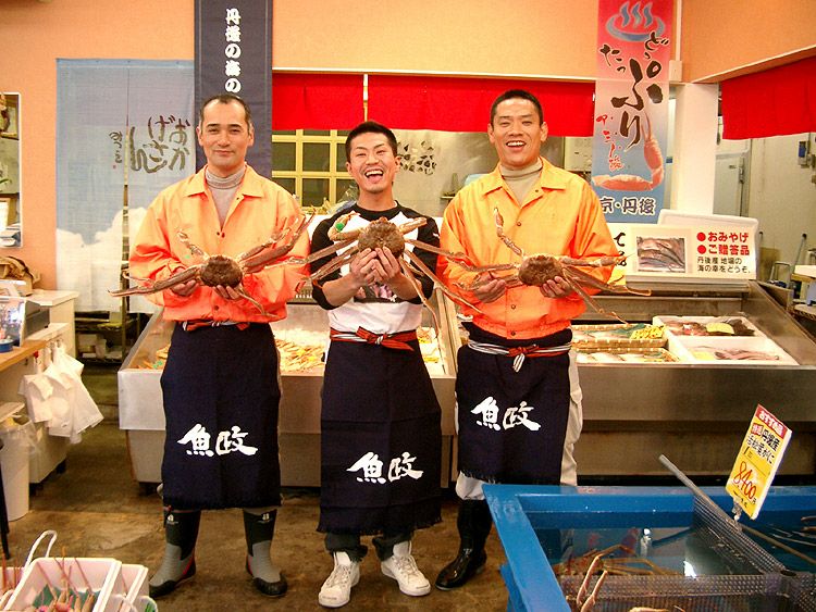 調子に乗って僕も酒屋前掛け着用して一緒に撮影です！　w(°ｏ°)w　ありゃりゃ