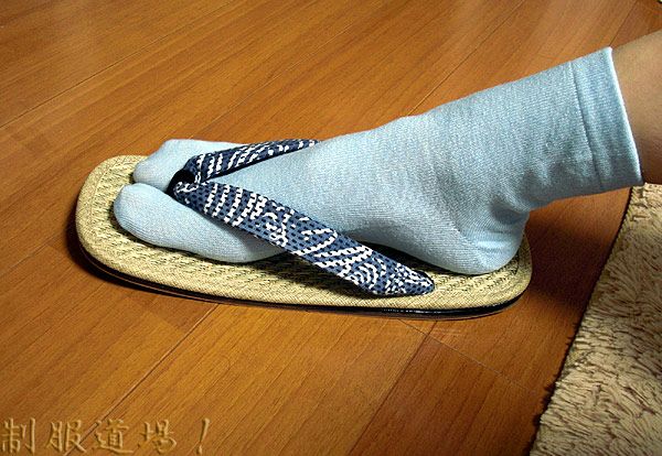 こんな感じで実際に履いてみました