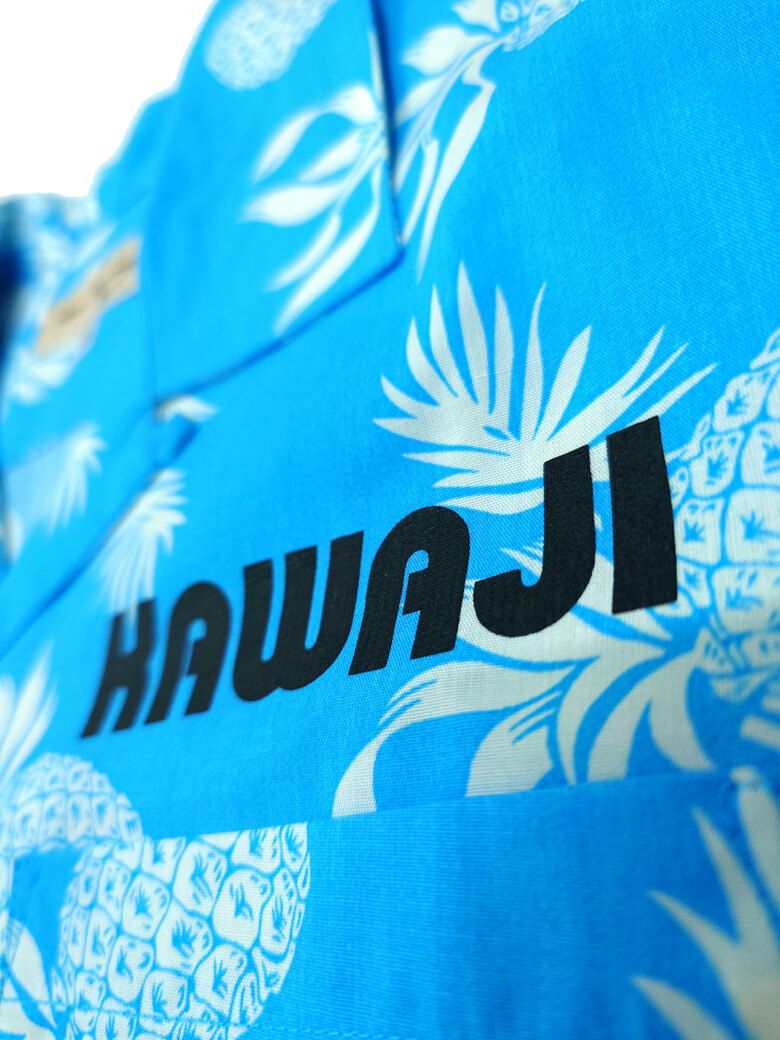 ロゴプリント部分の拡大アップ写真です。<br>かなりのアップ写真ですが、文字の端の部分もキレイに名入れ出来ています。