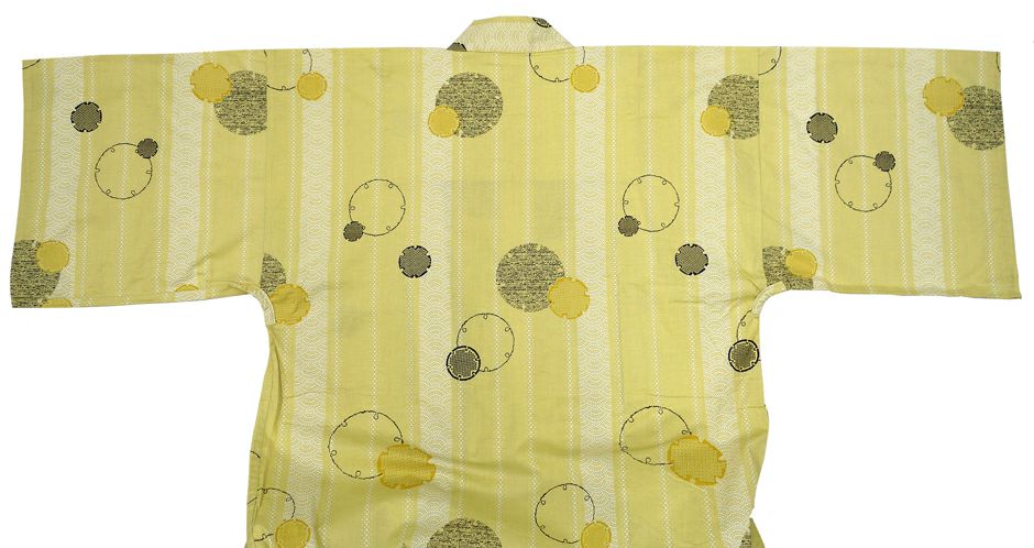 背中にも雪化粧柄がかわいいですね。