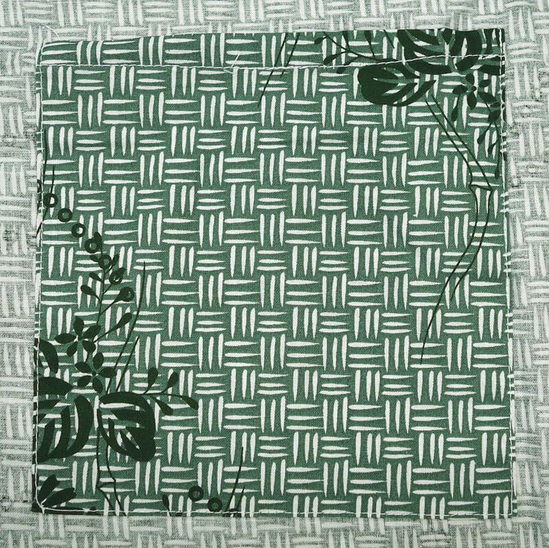 内ポケットにも柄が入っておしゃれですね。