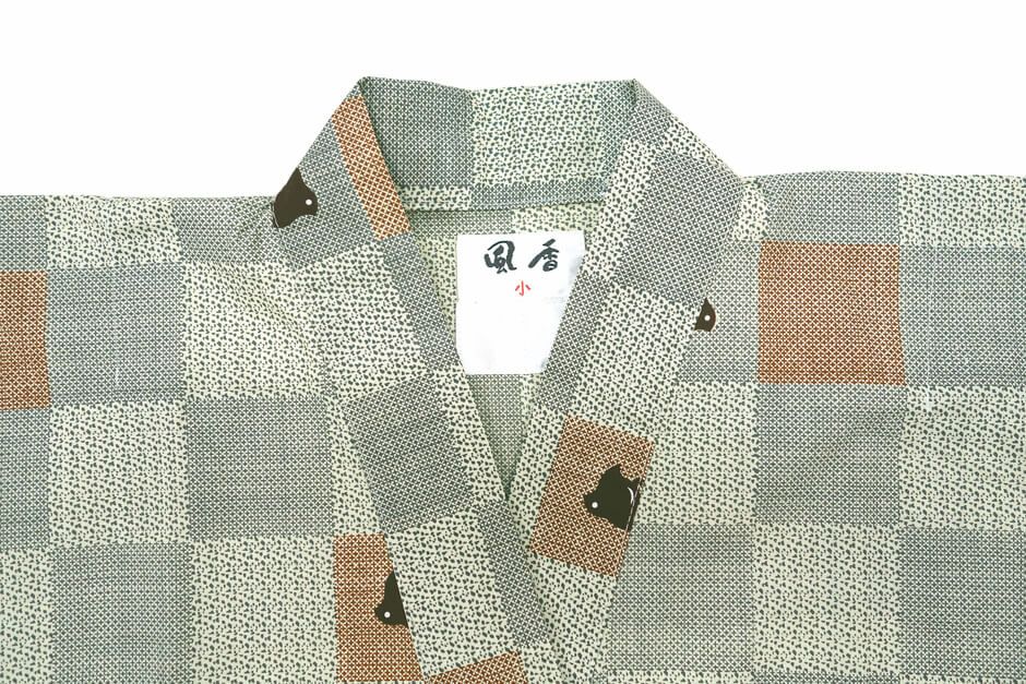 襟部分をアップで撮影しました。