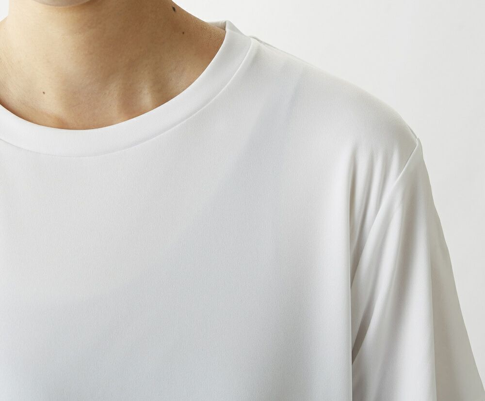 白の透け具合（薄手の生地となりますので若干透けます）