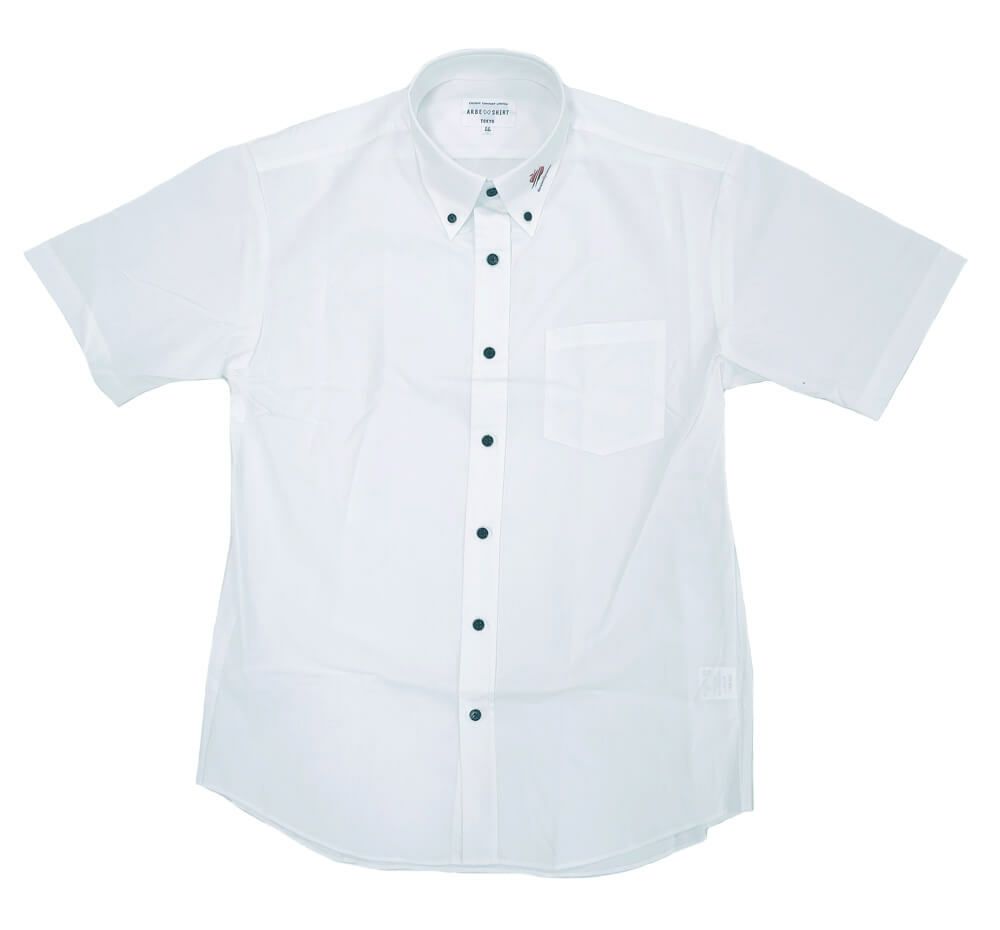 東京都中央区にあるニュートンダイナミクス様の社名入りオリジナルワイシャツの完成写真をご紹介いたします。<br>首元・エリ部分にオリジナルプリントを入れた珍しい事例です