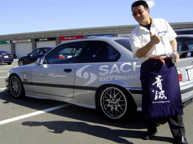 こんな感じでBMWイベントで酒屋前掛けを着用されました！