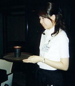 配膳中をパチリと撮影