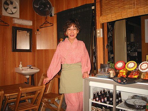 ２枚目はかわいいピンクの小花柄