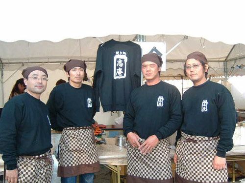 実際のイベントの時の名入れトレーナーの着用写真