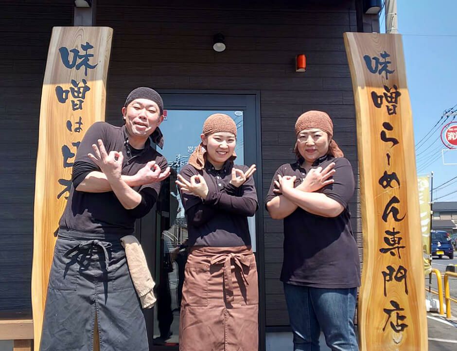 頭巻きタオルとポロシャツが最高に似合ってます！