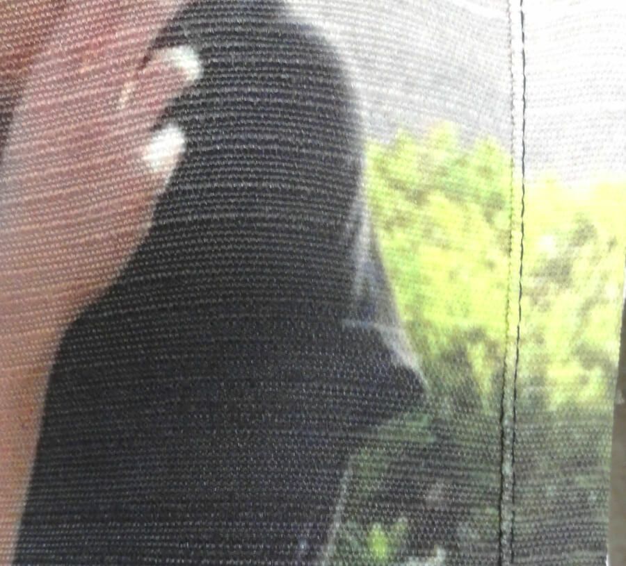 生地は厚手タイプのスラブ素材