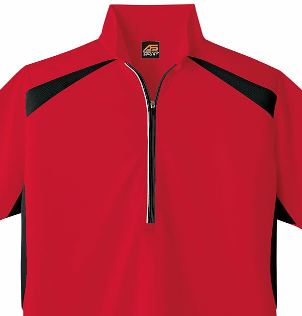 赤色のエリ元アップ写真