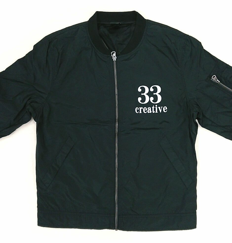 名入れスタッフジャンパーの完成写真