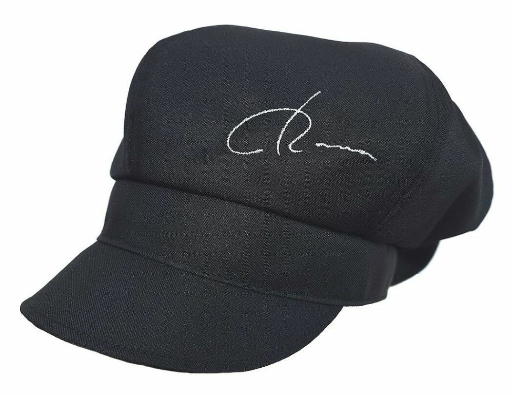 大阪市西区にあるスウィーツカフェ・パーラーハナ様の店名入りオリジナルキャスケットの完成写真をご覧ください。<br>黒キャスケットに白文字が目立っています。