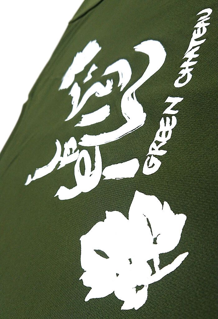 ロゴプリント部分のアップ写真も撮影です。<br>こんなにキレイなプリントの入り具合を実現！