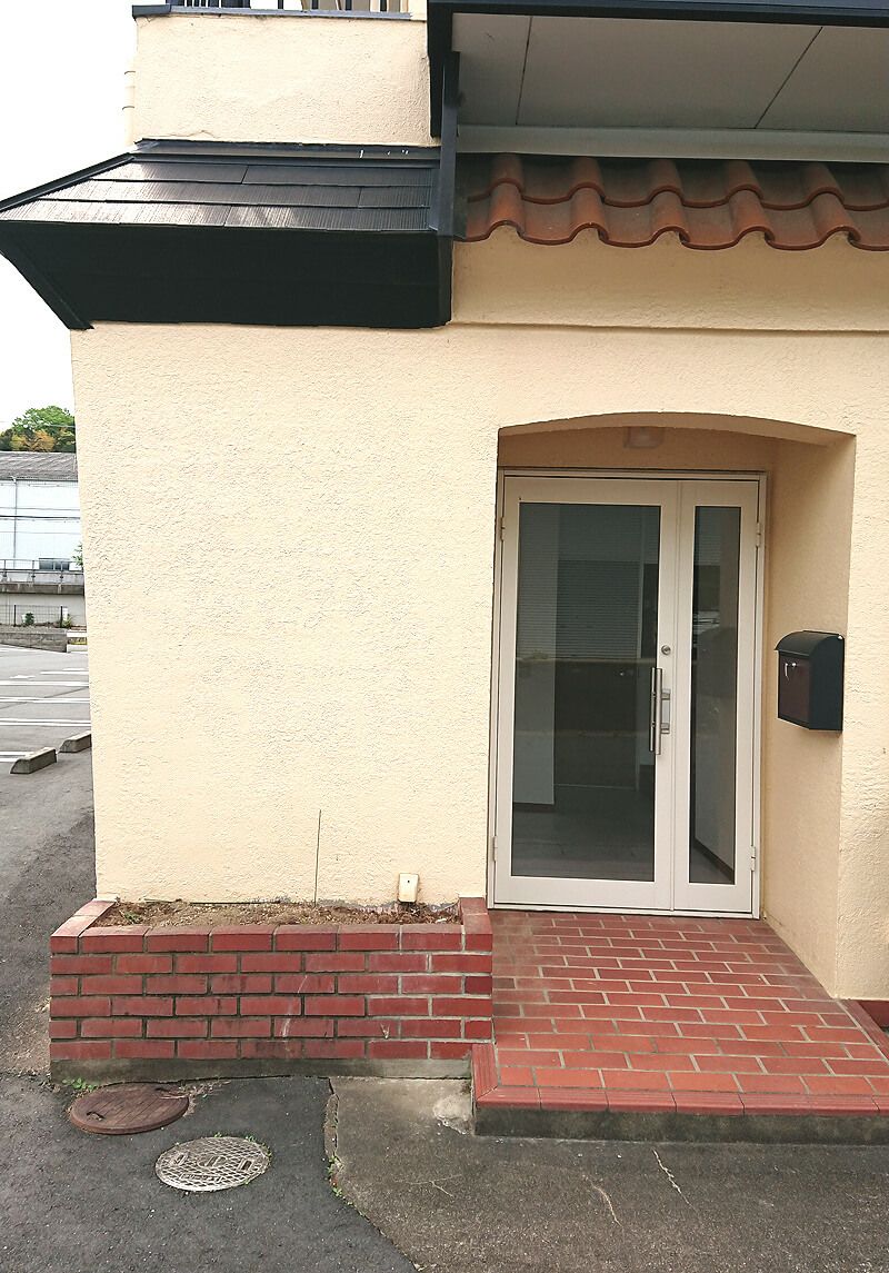 オープン前に下見に行った時のお写真です。<br>やはり暖簾があるのと無いのでは全然印象が変わってきますね。