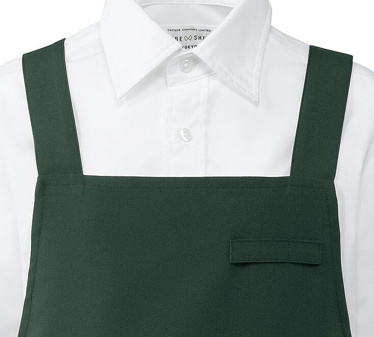 胸元には名札ループ付き